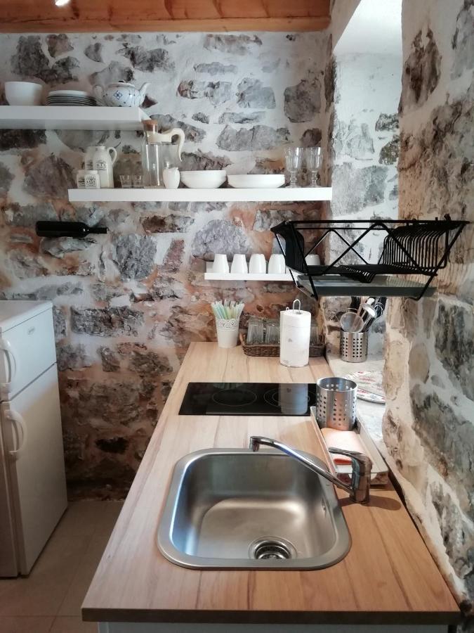 Krka Waterfalls Stonehouse Roko Lozovac Eksteriør billede